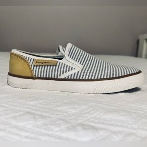 TOMMY BAHAMA Sailor Slip On Fabric Sneakers, White Navy